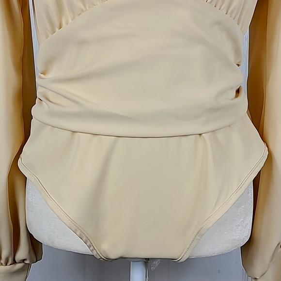 Mundefeis Botique Brand Bodysuit NWT - Picture 3 of 13